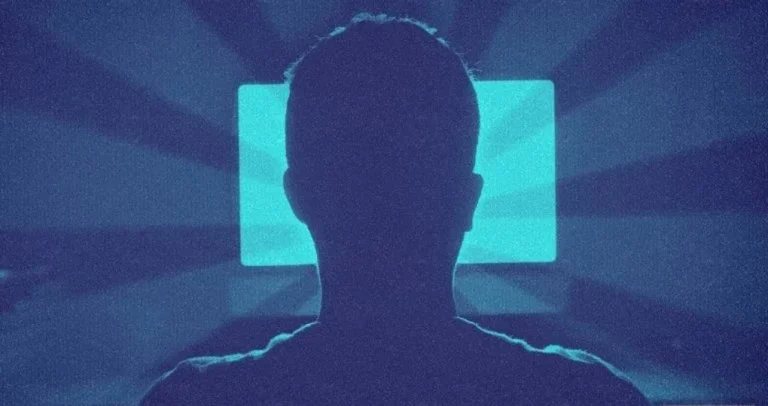 آسیب های تماشا کردن تلویزیون به چشم