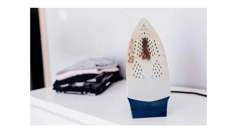 چگونه کف اتو را تمیز کنیم